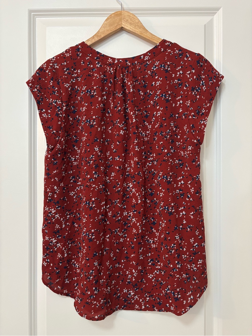 41 Hawthorn Burgundy Navy Floral Print Cap Sleeve Top, Size M